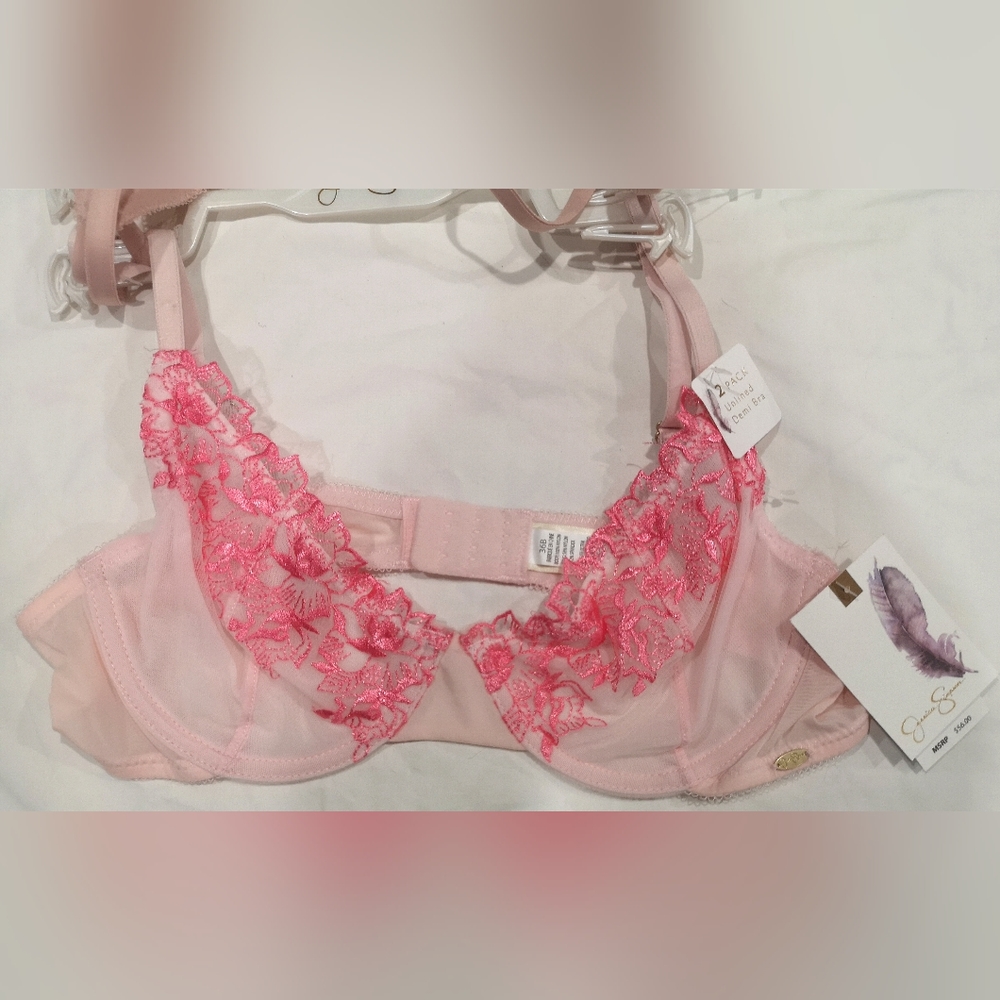 Jessica Simpson bras (2)
